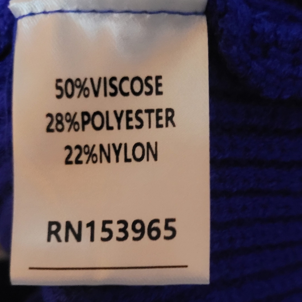 AREA STARS Colorblock Sweater. NWT - Picture 5 of 7